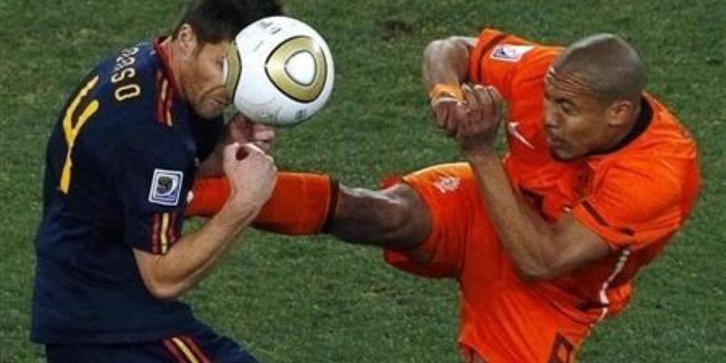 Los 5 futbolistas más agresivos del futbol mundial